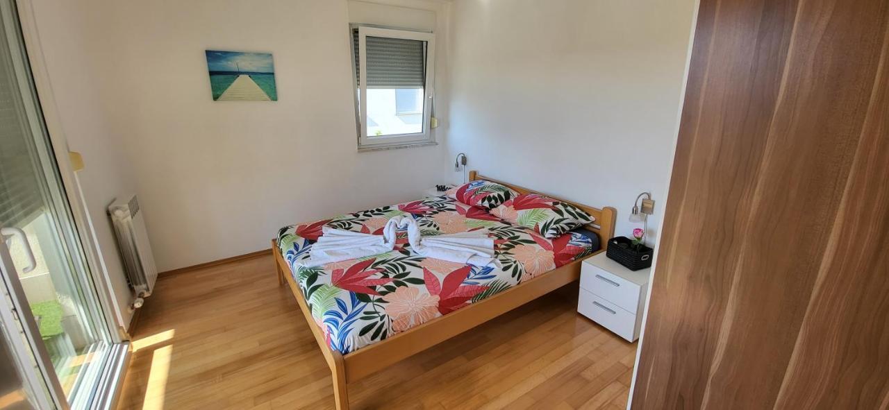Apartment Summer Dream Punat Ngoại thất bức ảnh